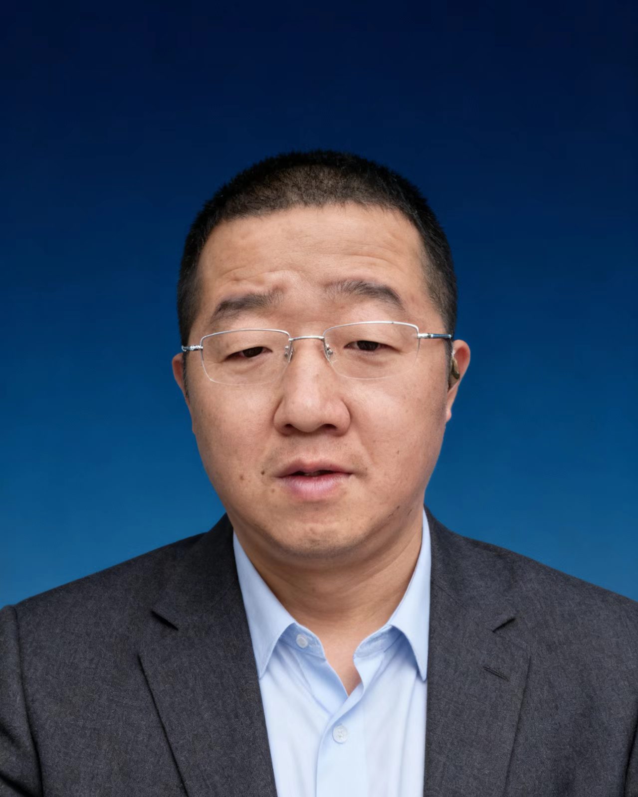李国彬